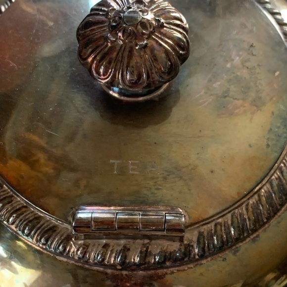 Vintage Silver Plated Reed & Barton Tea Pot - Picture 6 of 9